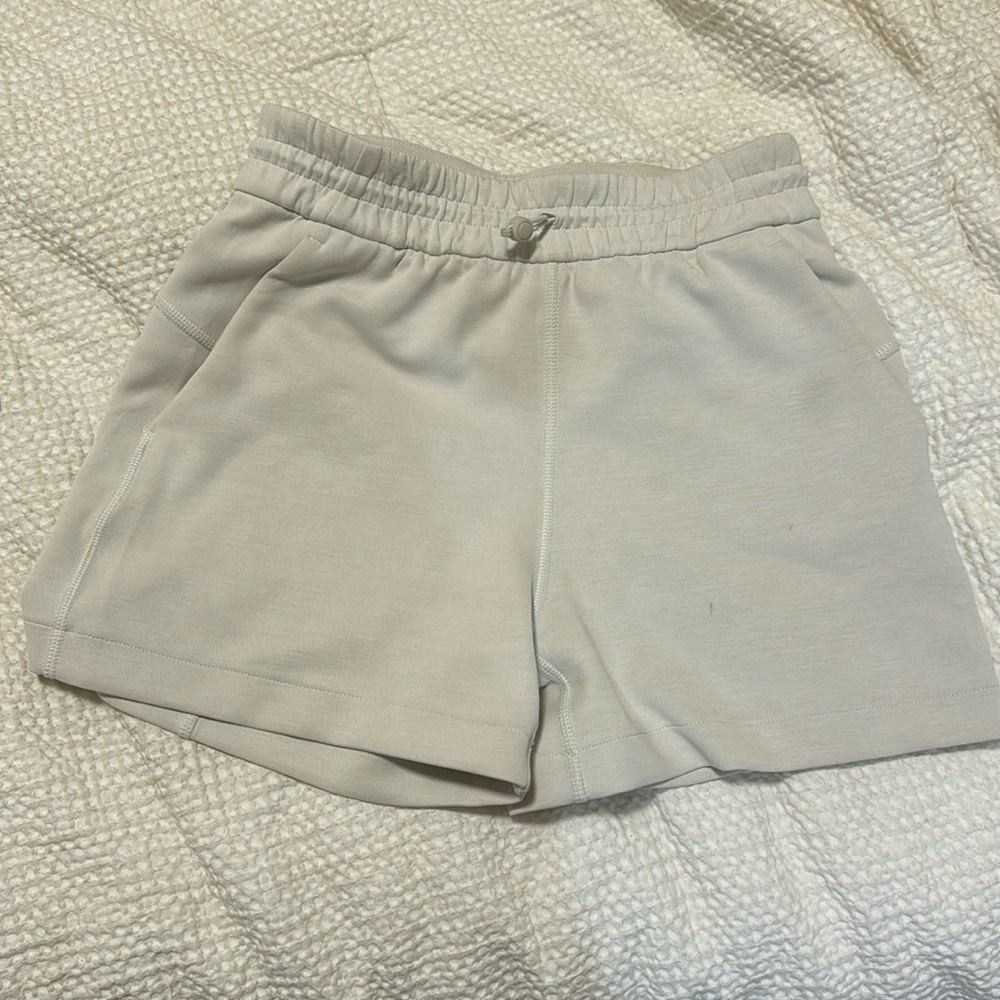 Lulu shorts